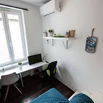 아파트 Modern Downtown Retreat At Akacfa 36 *