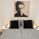 Modern Downtown Retreat At Akacfa 36 아파트