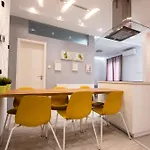 Modern Downtown Retreat At Akacfa 36 아파트 *