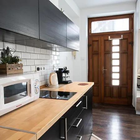 Modern Downtown Retreat At Akacfa 36 דירה
