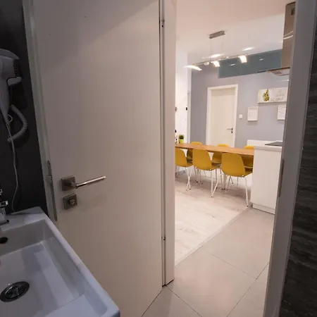 דירה Modern Downtown Retreat At Akacfa 36 בודפשט