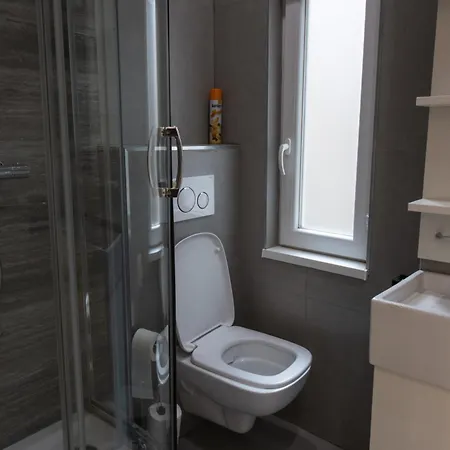 Modern Downtown Retreat At Akácfa 36 * Budapeste