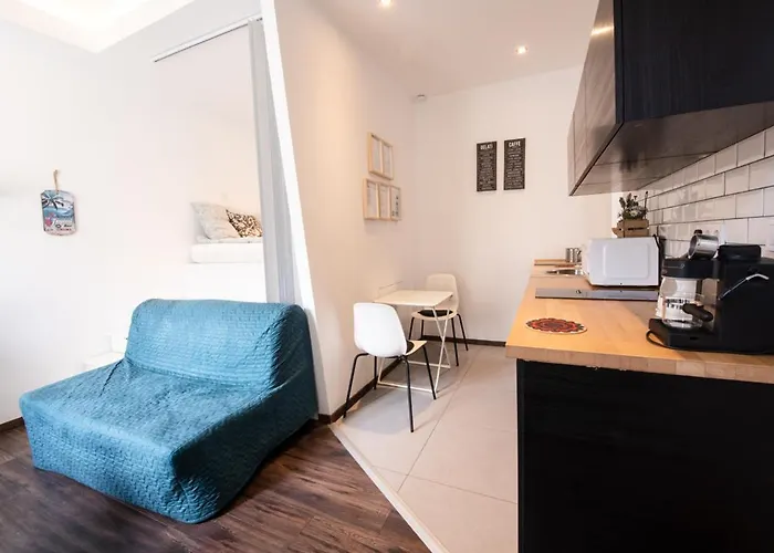 Modern Downtown Retreat At Akácfa 36