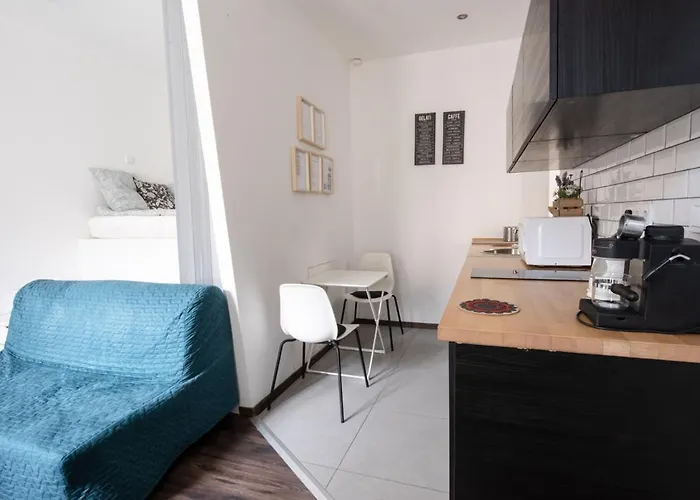 Modern Downtown Retreat At Akácfa 36