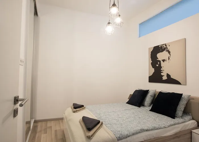 Modern Downtown Retreat At Akácfa 36 Appartamento *