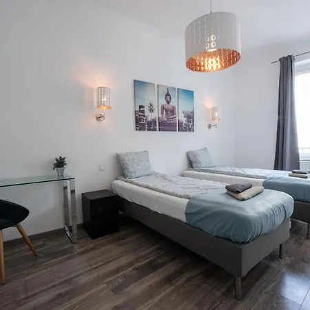 Modern Downtown Retreat At Akacfa 36 بودابست