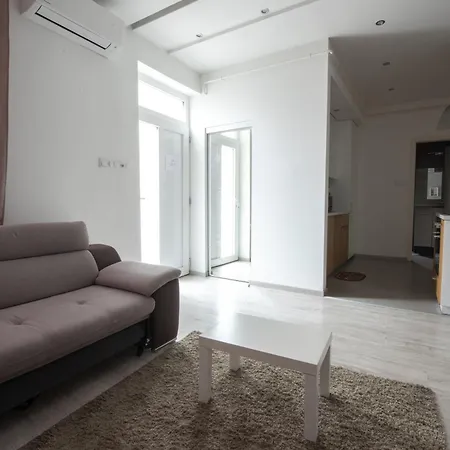 Modern Downtown Retreat At Akacfa 36 Budapest