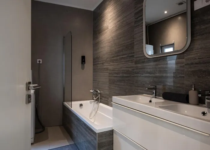 Modern Downtown Retreat At Akacfa 36 * Budapešť