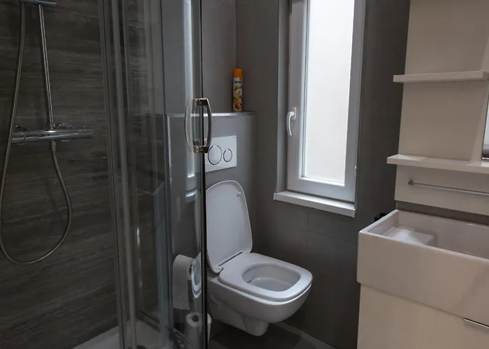 Modern Downtown Retreat At Akacfa 36 * Budapešť